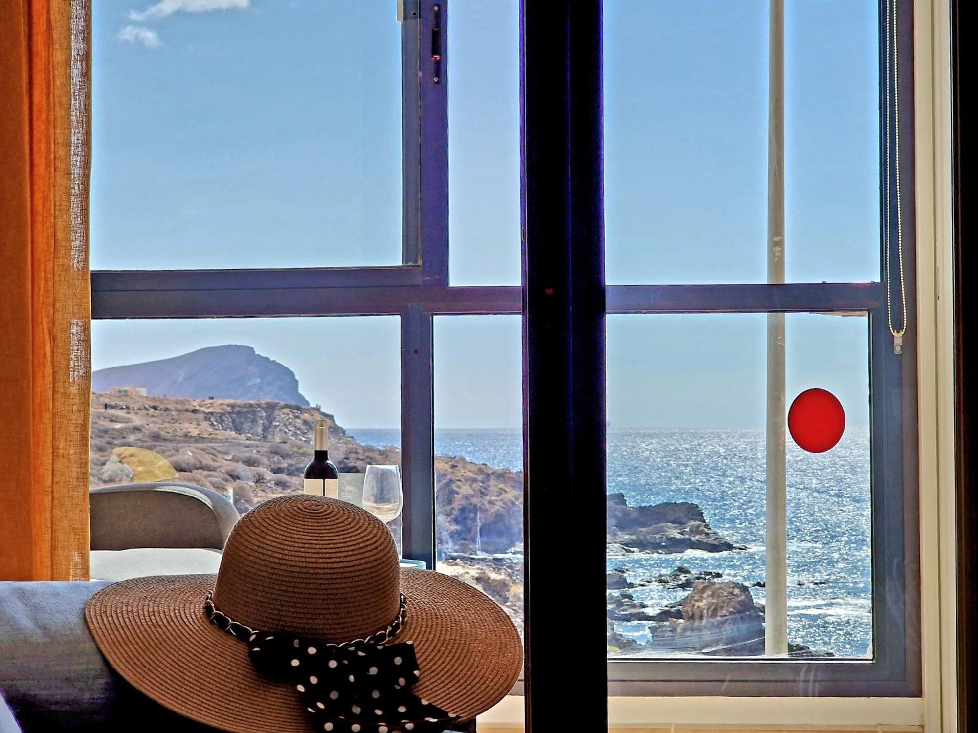 Las Rocas By The Ocean, Wifi And Sea View Los Abrigos Bagian luar foto