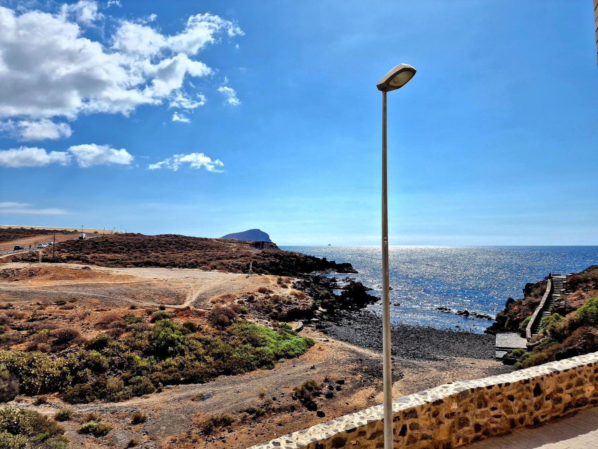 Las Rocas By The Ocean, Wifi And Sea View Los Abrigos Bagian luar foto